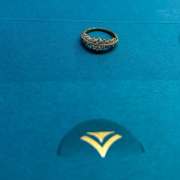 Brilliant Cut Diamond Wedding band in approximately 0.85 tcw. In 14 kt gold plat - Picture 9 of 13